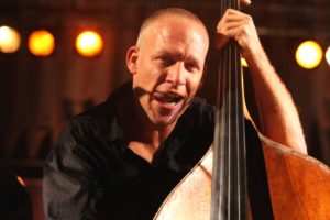 avishai-cohen221-b.jpg