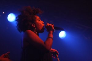 macy-gray228-b.jpg