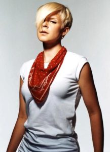 robyn102-b.jpg