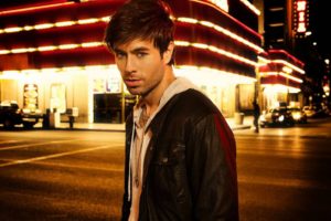 enrique-iglesias00-b.jpg