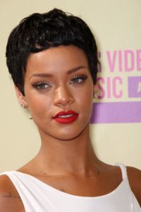 rihanna2012-1-b.jpg