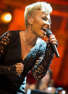 emeli-live1-b.jpg