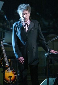 NEW YORK - MARCH 28:  (US TABS AND HOLLYWOOD REPORTER OUT)  Singer Bob Dylan performs at the Apollo Theater Foundation 70th Anniversary Benefit Celebration on March 28, 2004 at the Apollo Theater, in New York City. (Photo by Matthew Peyton/Getty Images)