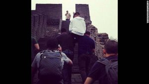 ג'סטין ביבר נישא עי שומריו על החומה הסינית