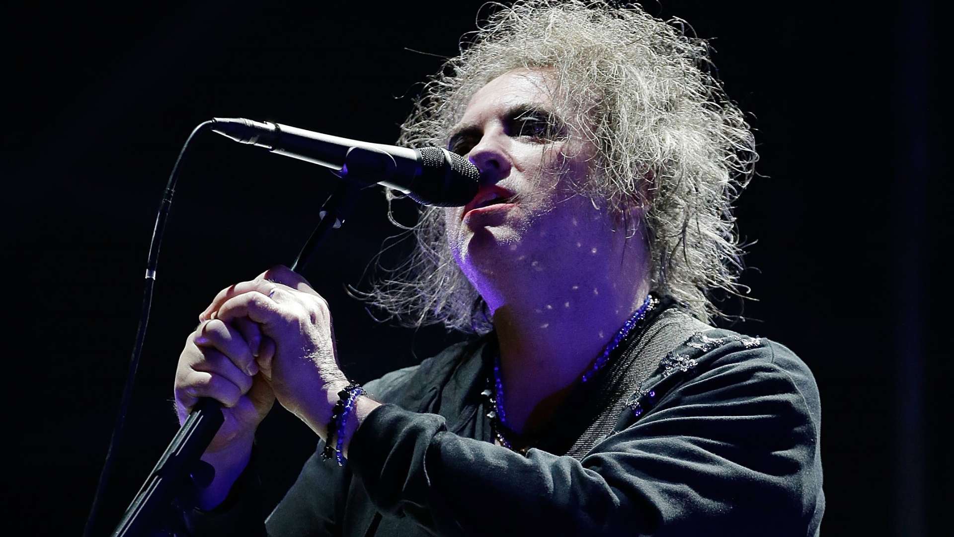 BYRON BAY, AUSTRALIA - JULY 23:  Robert Smith of The Cure performs during Splendour in the Grass 2016 on July 23, 2016 in Byron Bay, Australia.  (Photo by Mark Metcalfe/Getty Images)