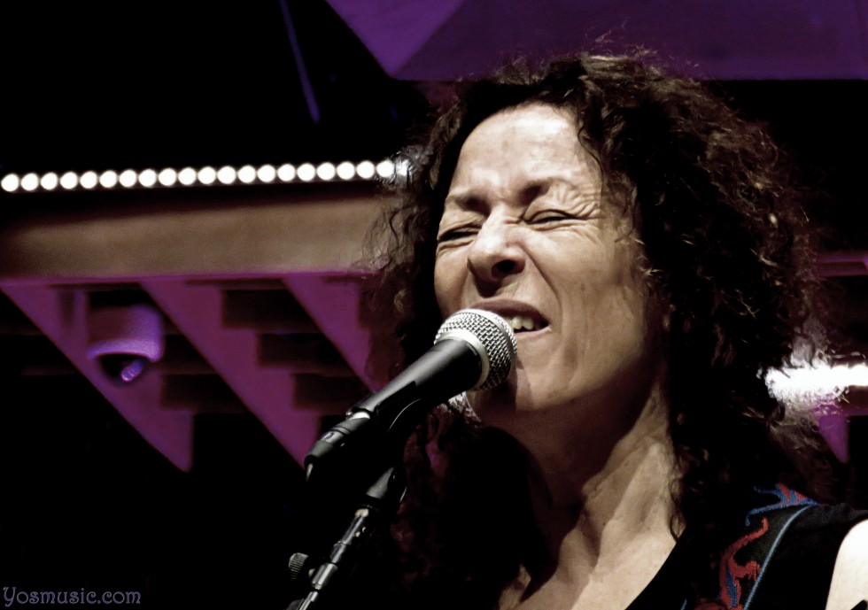 יהודית רביץ בלי אור הים צילום מרגלית חרסונסקי