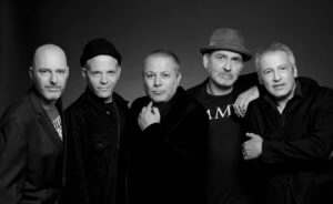 אבטיפוס אתה לא יכול לדרוש אהבה