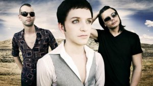 פלסבו משתפים בשיר חדש 'Surrounded By Spies'