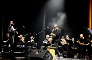 אהוד בנאי תזמורת ירושלים מזרח מערב צילום מרגלית חרסונסקי