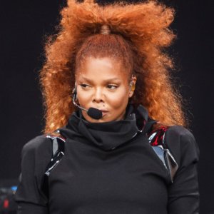 e5099cd4a6d163ed5023e5a601728cd058-10-janet-jackson.rsquare.w1200