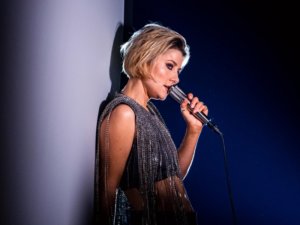 Cornelia-Jakobs-Hold-Me-Closer-Sweden-Eurovision-2022