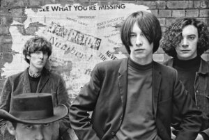 Primal-Scream-photographed-behind-the-WEA-offices-in-London-1987