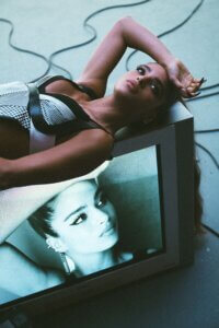 נועה קירל דז׳ה וו