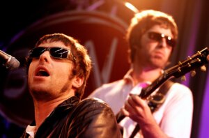 oasis-liam-noel-gallagher-2005-billboard-1548-compressed