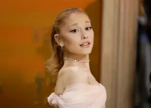 ariana-grande-eternal-sunshine-deluxe