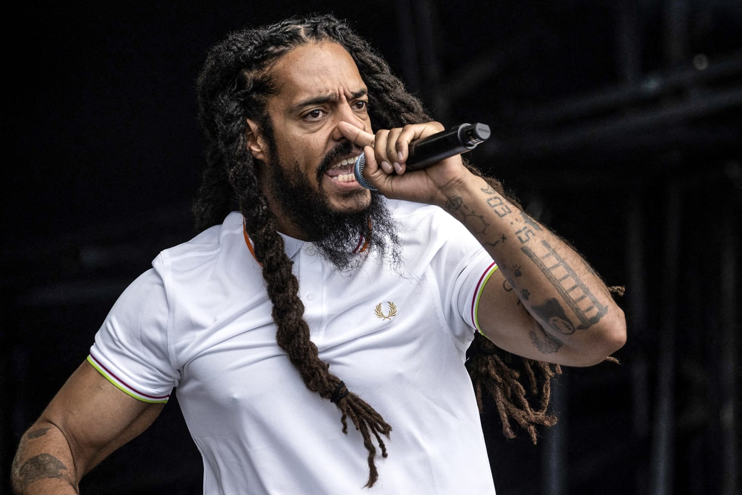 חמישה בני אדם נעצרו בהופעה של בוב ויילן בלונדון