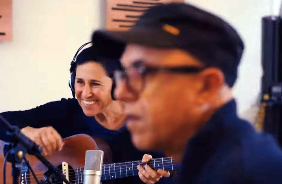 רונית שחר וארז לב ארי קשר הירח