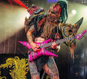 הקאבר המטורף של GWAR ל־Pink Pony Club של צ’אפל רואן