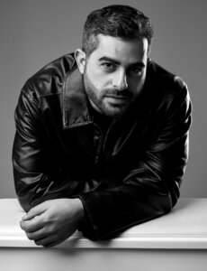 משה כורסיה עומד מולך היום