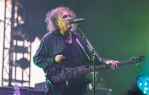 the_cure_robert_smith-1392x884